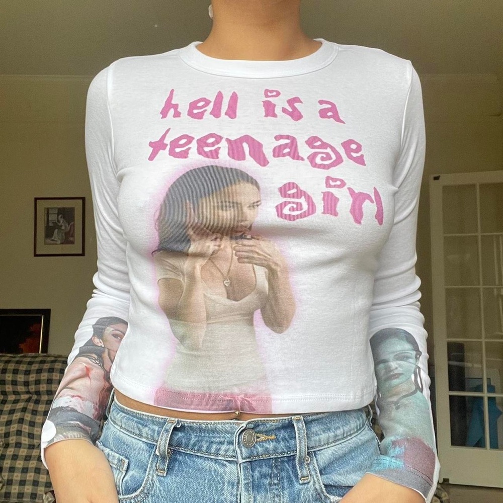 Jennifer’s Body Megan Fox “Hell is a Teenage Girl” long sick printed sleeves - Picture 4 of 5